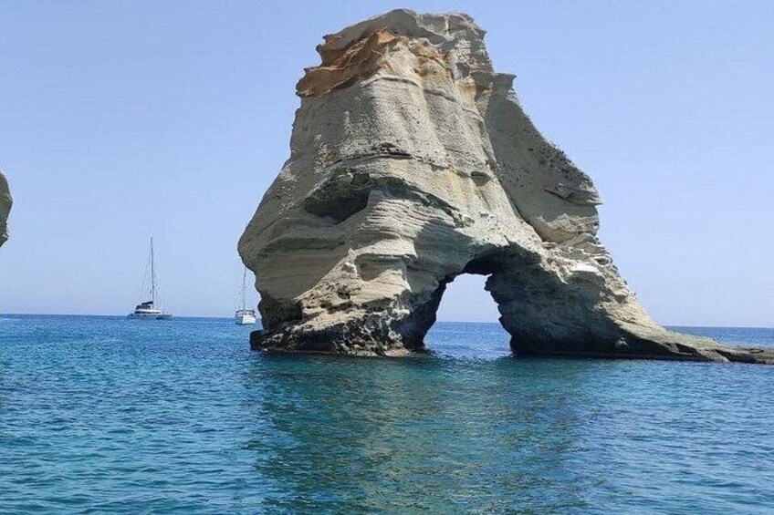 Full day sailing cruise on the West side of Milos island 4