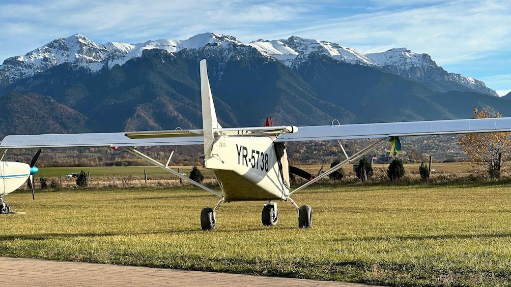 Picture 4 for Activity Zarnesti: 30-Minute Scenic Flight over Rasnov, Brasov & Bran 2
