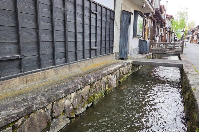 Hida Furukawa: White-Walled Streets and Carpentry Tour 5