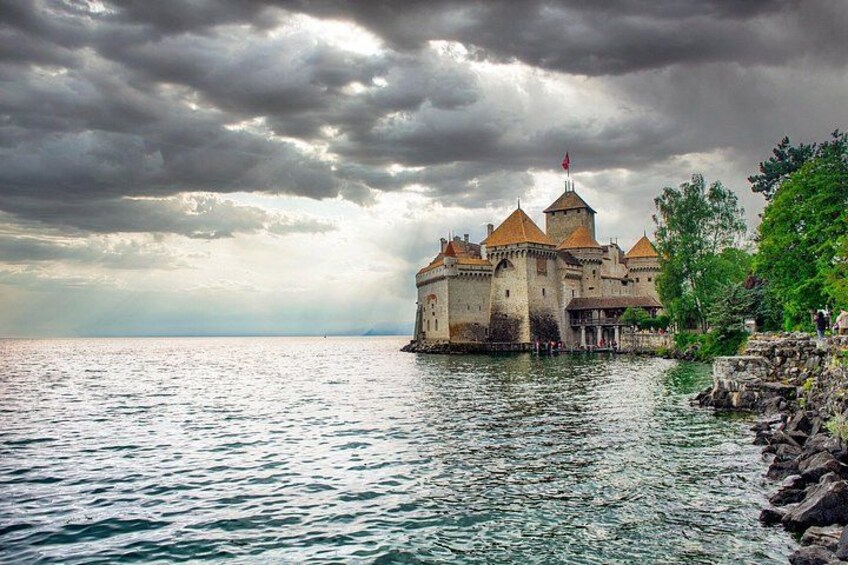 Chillon Castle and Lake Geneva: A Journey Through Swiss History 4