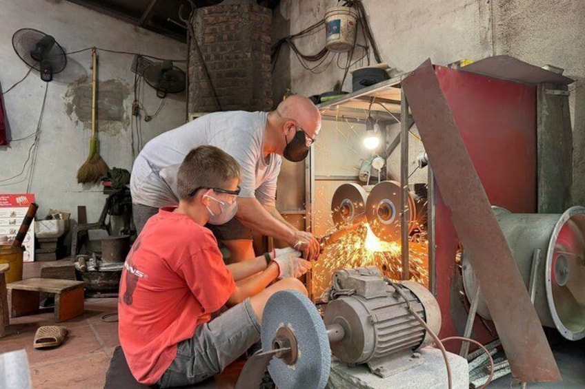 Hands-On Knife Making Workshop with Master Blacksmith in Hanoi 5