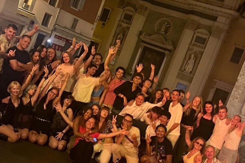 Florence Nightlife Pub Crawl 3 Bars and 1 Club with Games 1