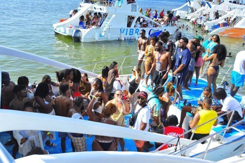 Punta Cana Hip Hop Party Boat – Open Bar, Snorkeling & VIP Party” 4