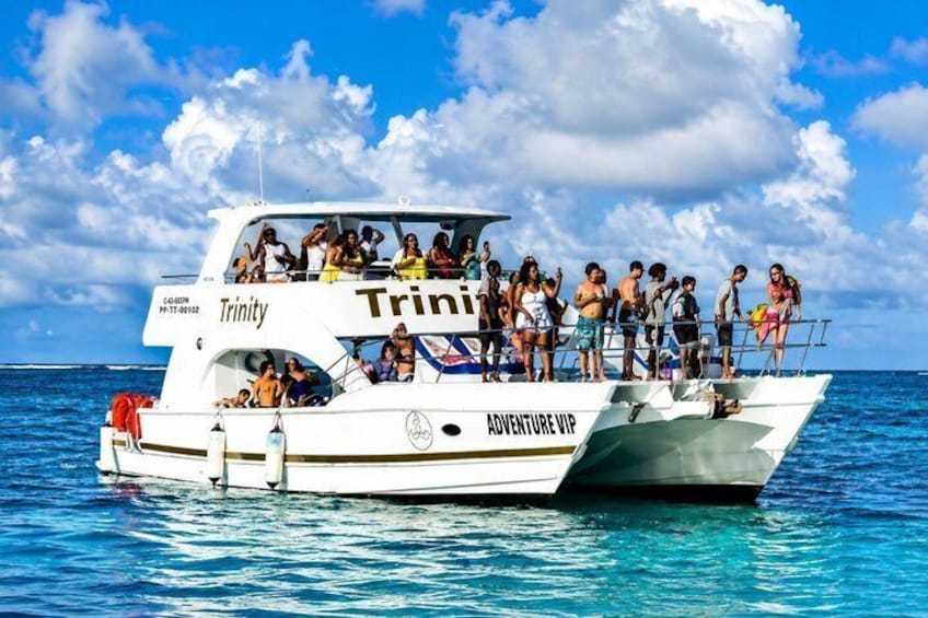 VIP Hip Hop Party Boat Punta Cana: Open Bar, DJ & Snorkeling 4
