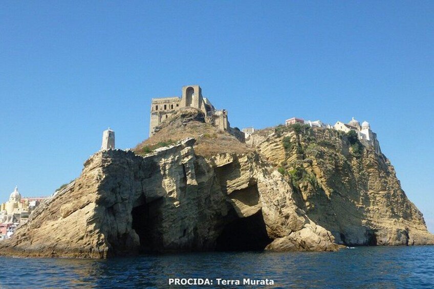 Day on a Sailing Boat in Procida 5