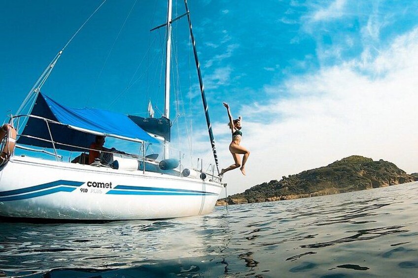 Day on a Sailing Boat in Procida 1