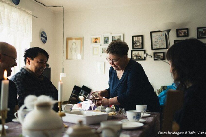 Kaffemik with Locals and Colonial Village Walking Tour 4