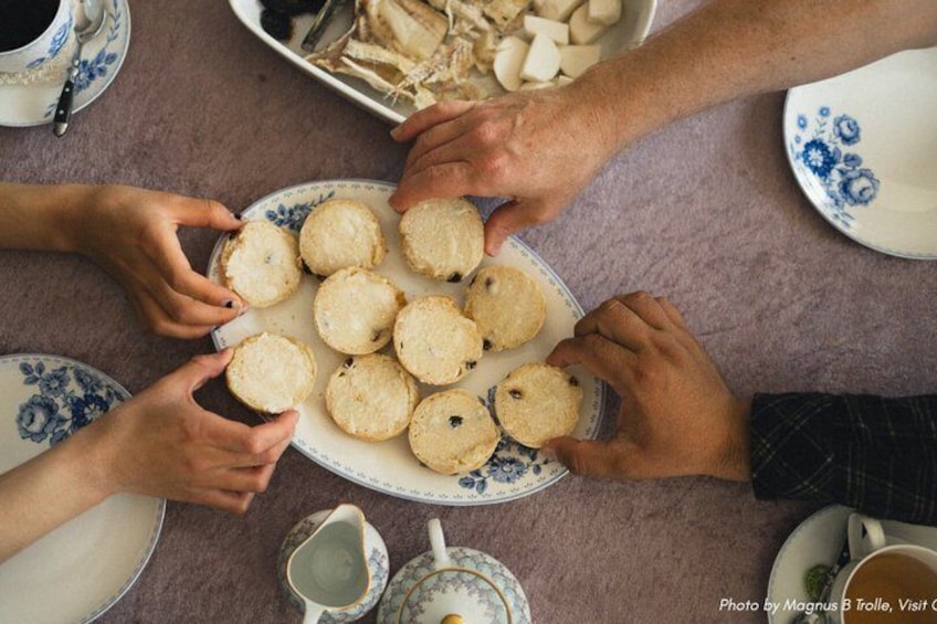 Kaffemik with Locals and Colonial Village Walking Tour 2