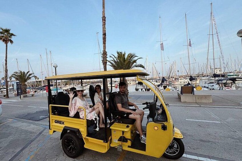 Experience Barcelona City Tour with Private Tuk Tuk 3