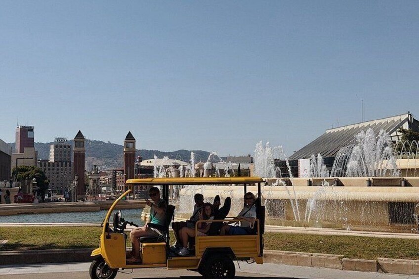 Experience Barcelona City Tour with Private Tuk Tuk 4