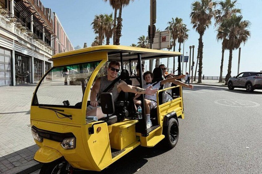 Experience Barcelona City Tour with Private Tuk Tuk 4
