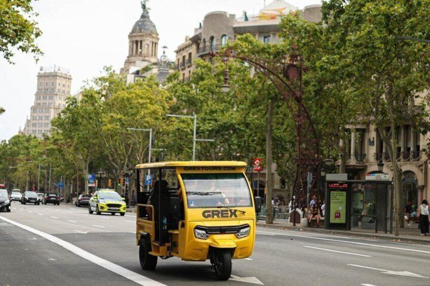 Experience Barcelona with Private Tuk Tuk Tour 4