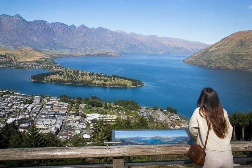 Christchurch to Queenstown Scenic One Way Tour via Lake Tekapo 1