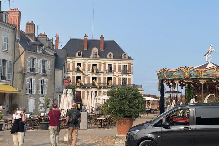 Day Trip to Loire Castles – Private & Customizable from Paris 4