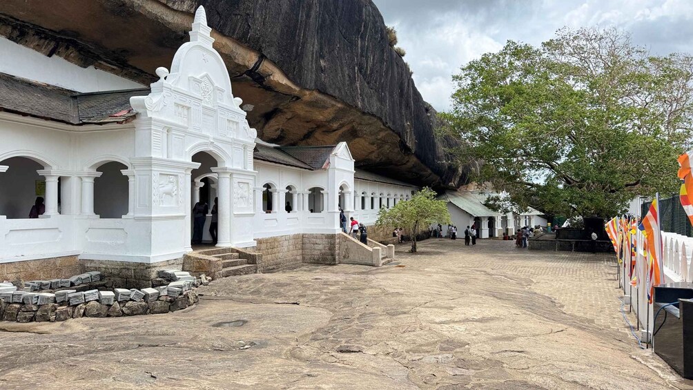 Picture 11 for Activity Dambulla: Cave Temple, Ibbankatuwa Tombs & Guided City Tour 2