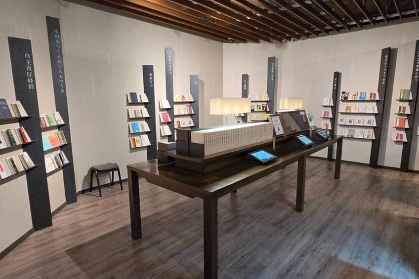 Osaka: Panasonic Museum & Japanese Business Culture Tour 4