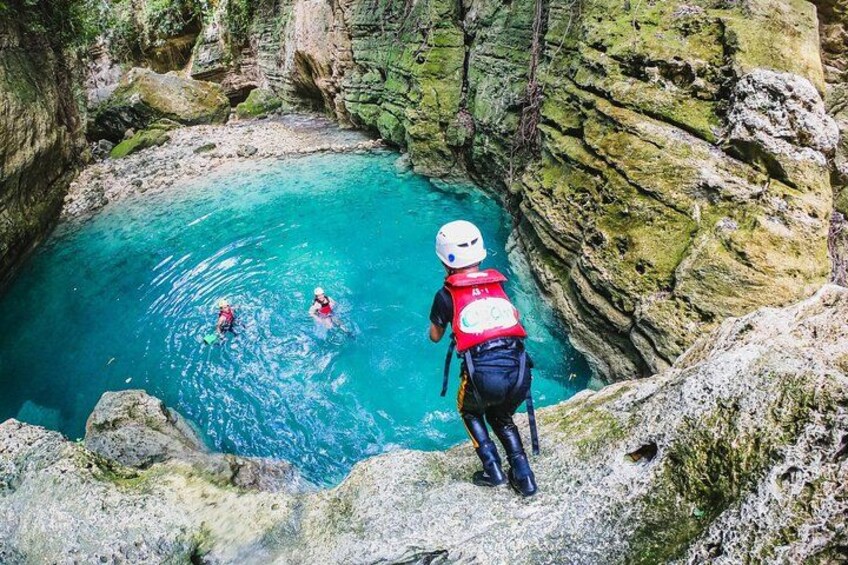 Kawasan Falls Canyoneering w/ Lunch & Transfers from Cebu City 3