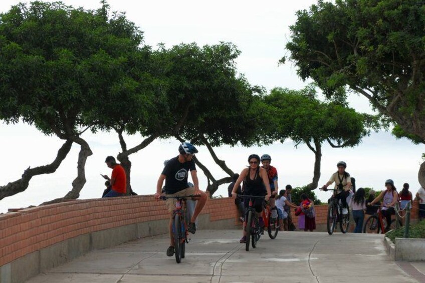 Lima Small-Group Bike Tour: Miraflores & Barranco 4