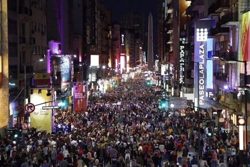 Buenos Aires: Av. Corrientes at Night Like a Local - Private Walk 1