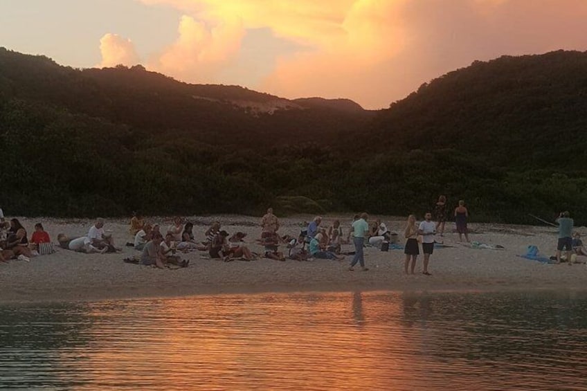 Sunset Cruise with Beach Dining and Stargazing Experience 4
