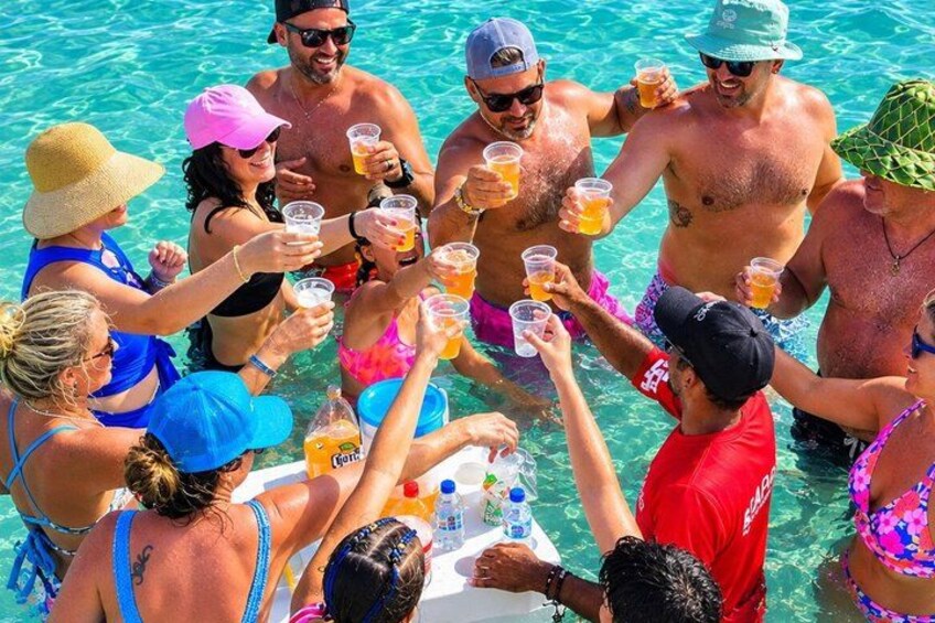 Private Boat Tour in Punta Cana with Open Bar, Snorkeling & swimm 2