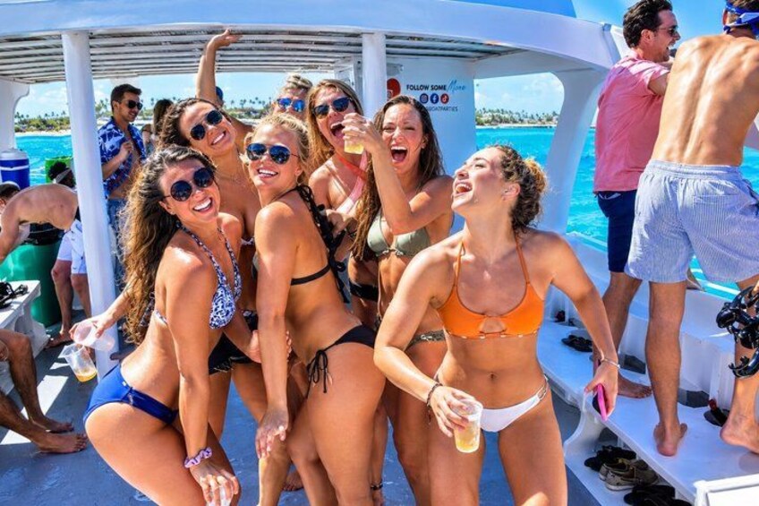 Private Boat Tour in Punta Cana with Open Bar, Snorkeling & swimm 1