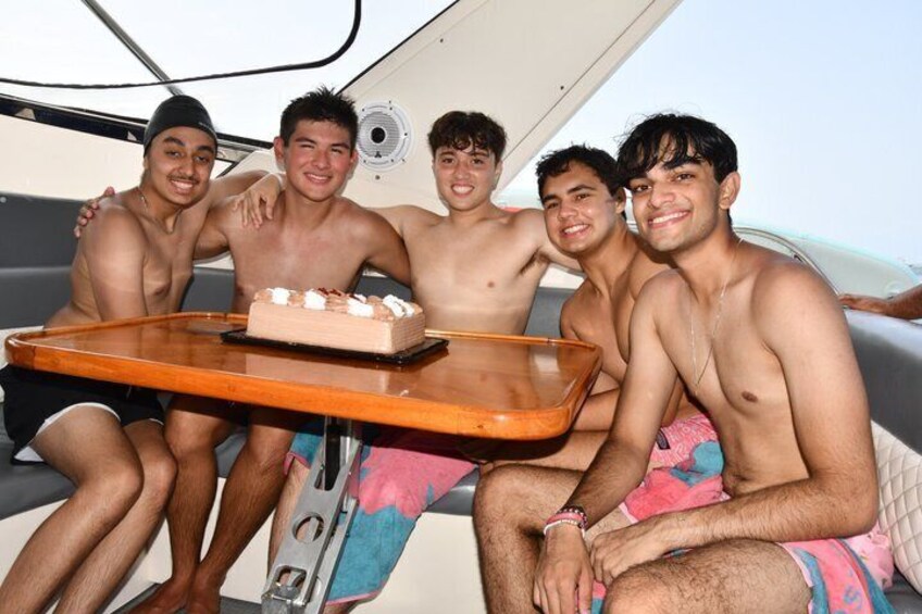 Private Yacht Tour with Open Bar Snorkeling and Natural Pool 4