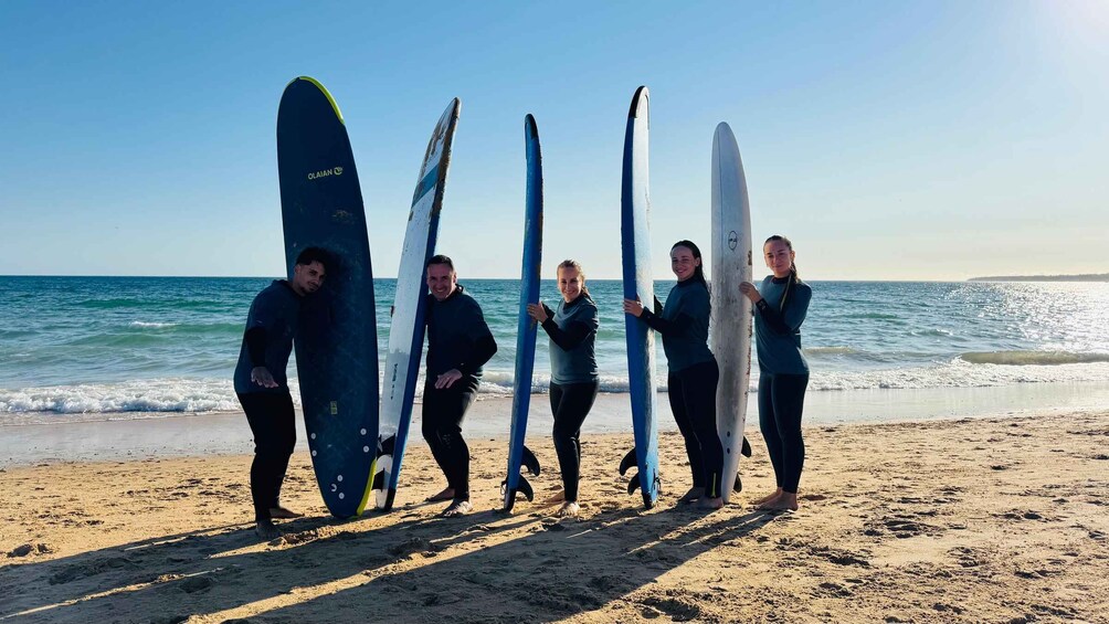 Albufeira: Small-group beginner surfing lesson 1