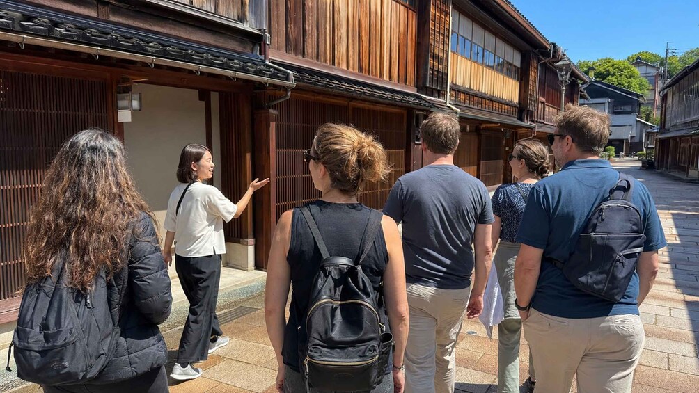 Picture 32 for Activity Kanazawa: Castle Town, Garden & Historic Tea District Walk 1