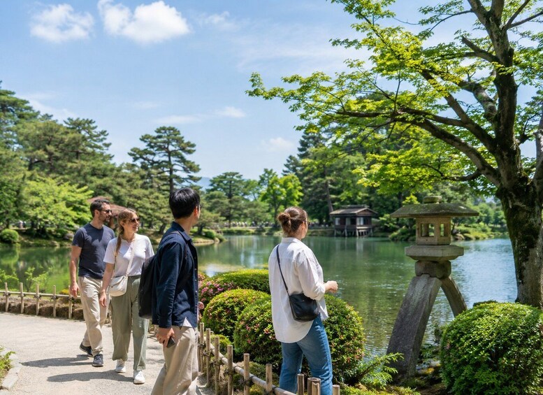 Picture 29 for Activity Kanazawa: Castle Town, Garden & Historic Tea District Walk 4