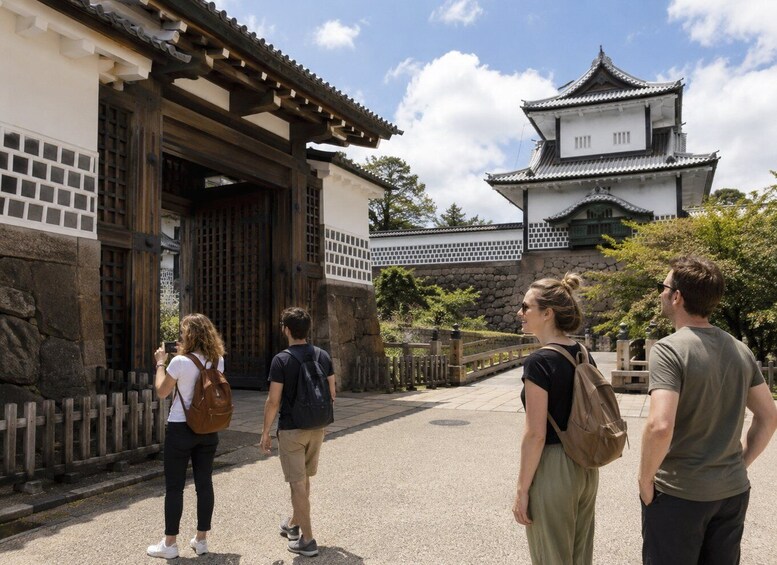 Picture 30 for Activity Kanazawa: Castle Town, Garden & Historic Tea District Walk 3