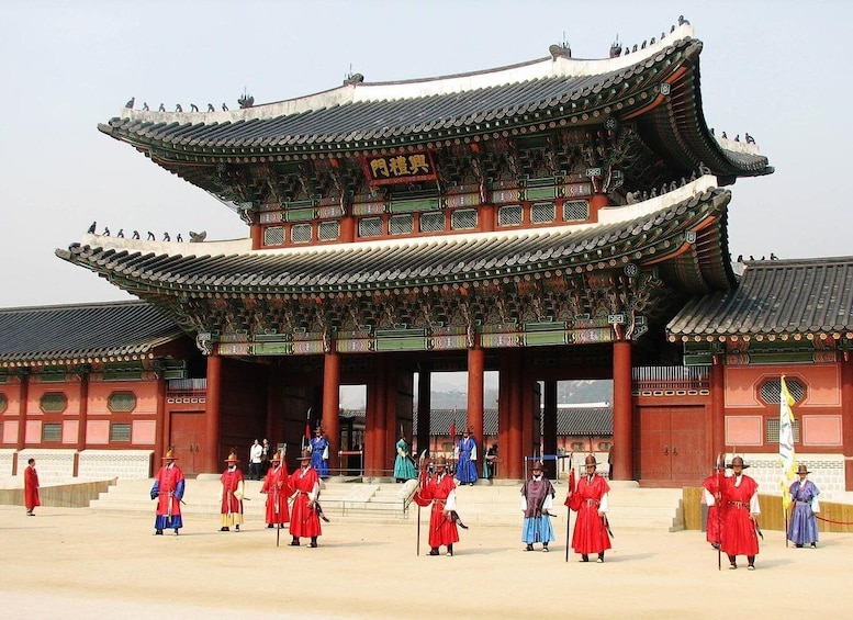 Picture 1 for Activity Private Incheon Airport Transfer + Seoul City Tour 1/2 Days 2