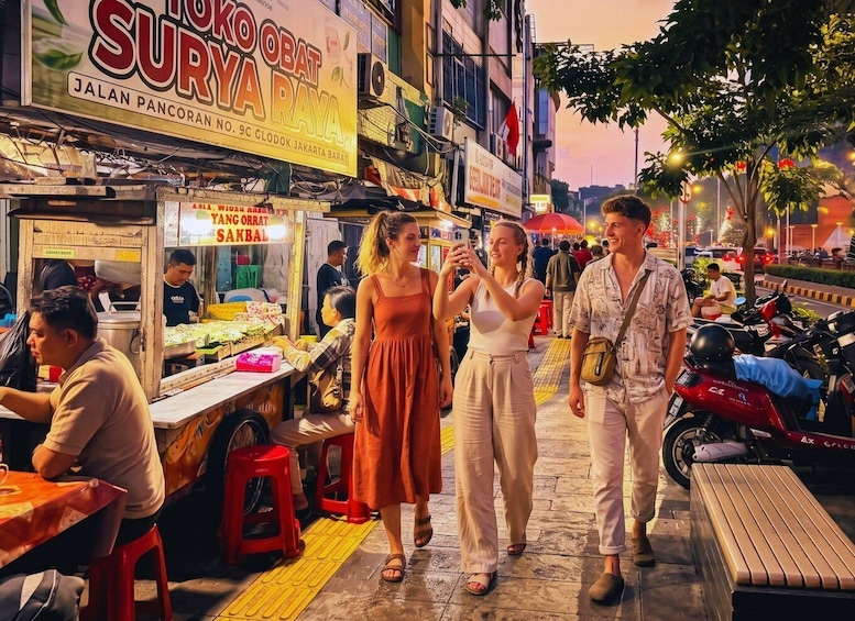 Picture 5 for Activity Jakarta Chinatown Glodok Food Tour And Kota Tua Night Walk 3