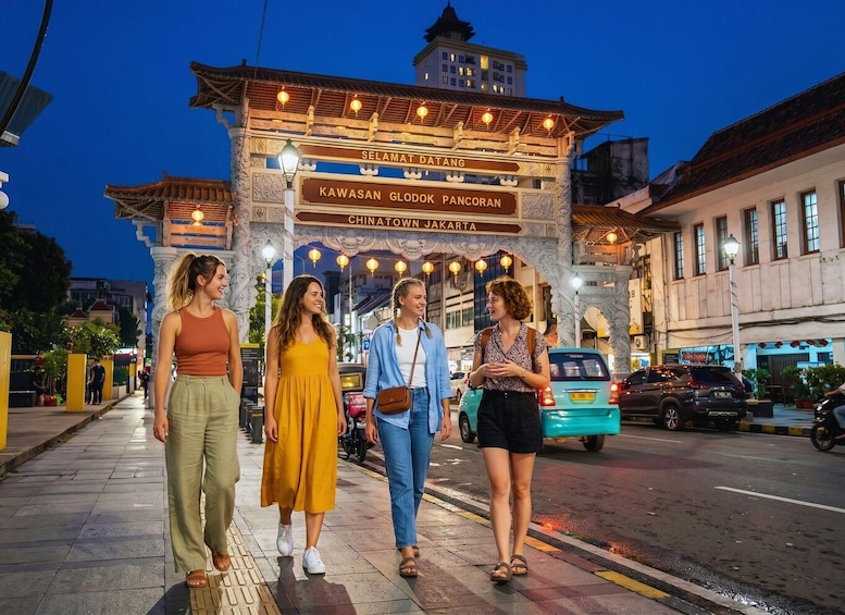Jakarta Chinatown Glodok Food Tour And Kota Tua Night Walk 1