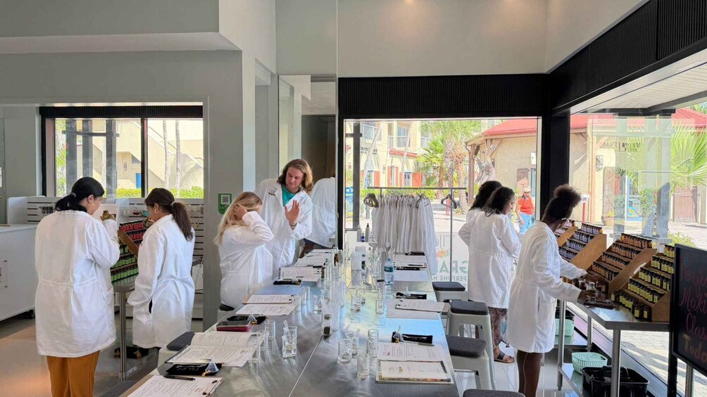 Picture 1 for Activity St. Thomas: Perfume-Making Class with Gift Bag 2