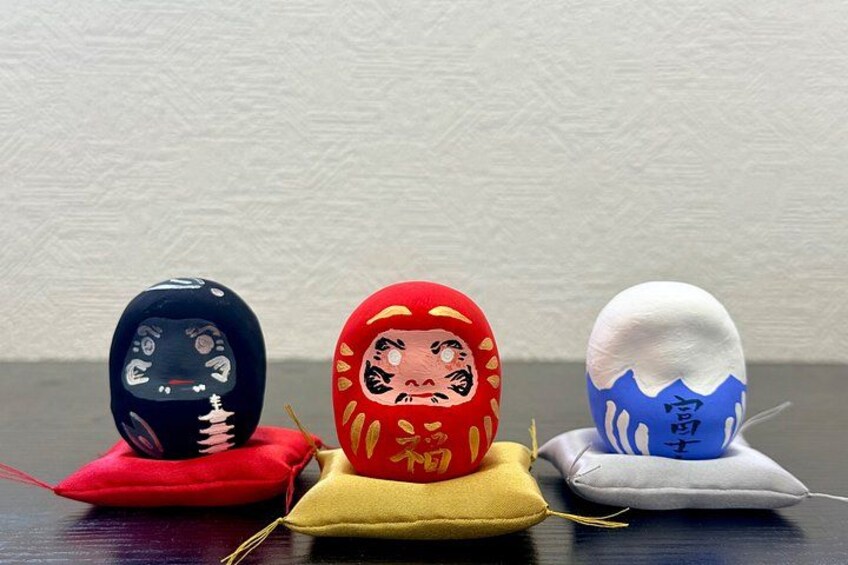 Mini Daruma Painting Experience Near Mt Fuji 2