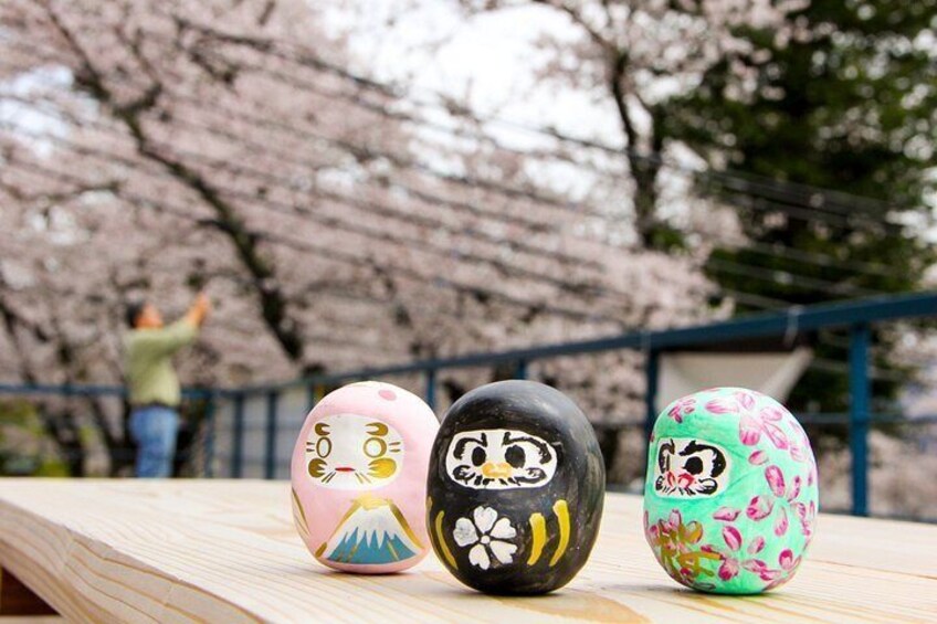 Mini Daruma Painting Experience Near Mt Fuji 3