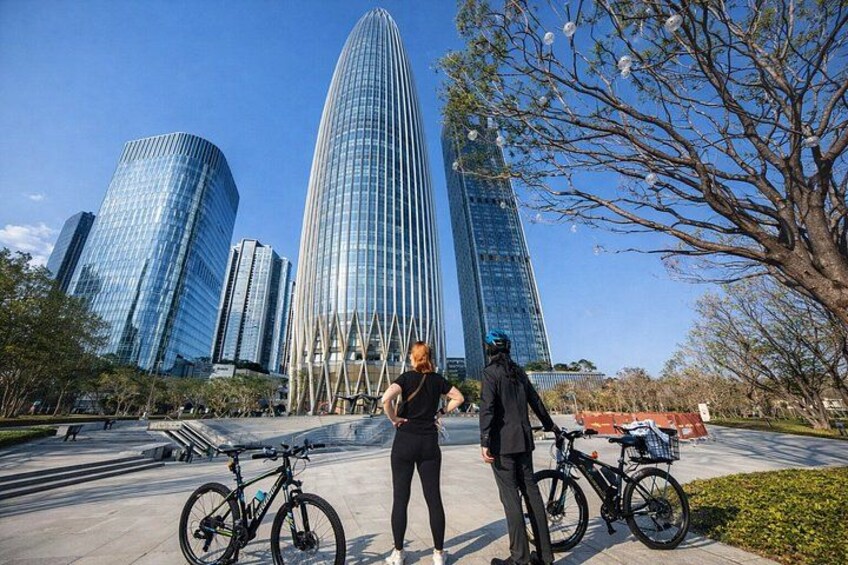 From Hong Kong: Shenzhen Technology Day Tour with Robotaxi 4