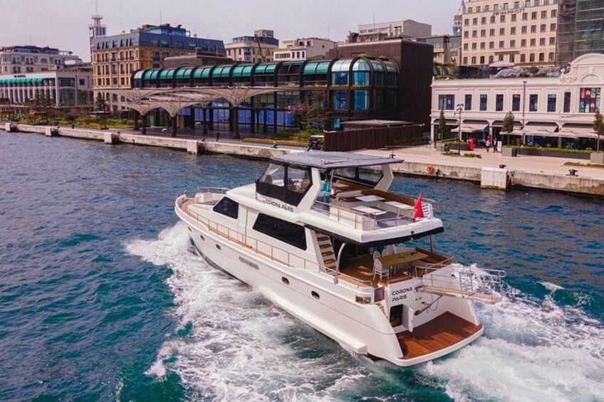 Istanbul Guided Private Luxury Yatch Tour 1
