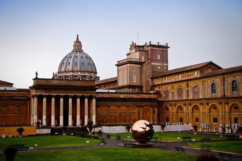Vatican Museums Skip-the-Line Tickets with Host Assistance 4