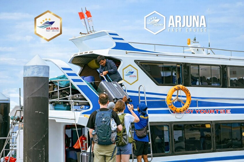 Fast Boat Ticket Sanur to Nusa Penida (Banjar Nyuh) by Arjuna Fast Cruise 5