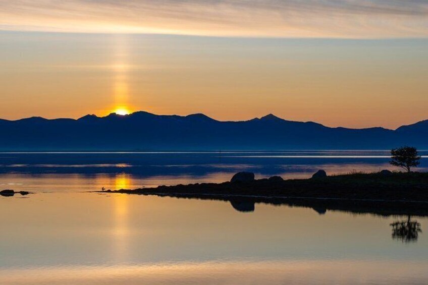 Midnight Light Tour from Henningsvær 3