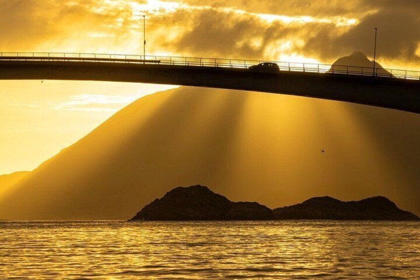 Midnight Light Tour from Henningsvær 1