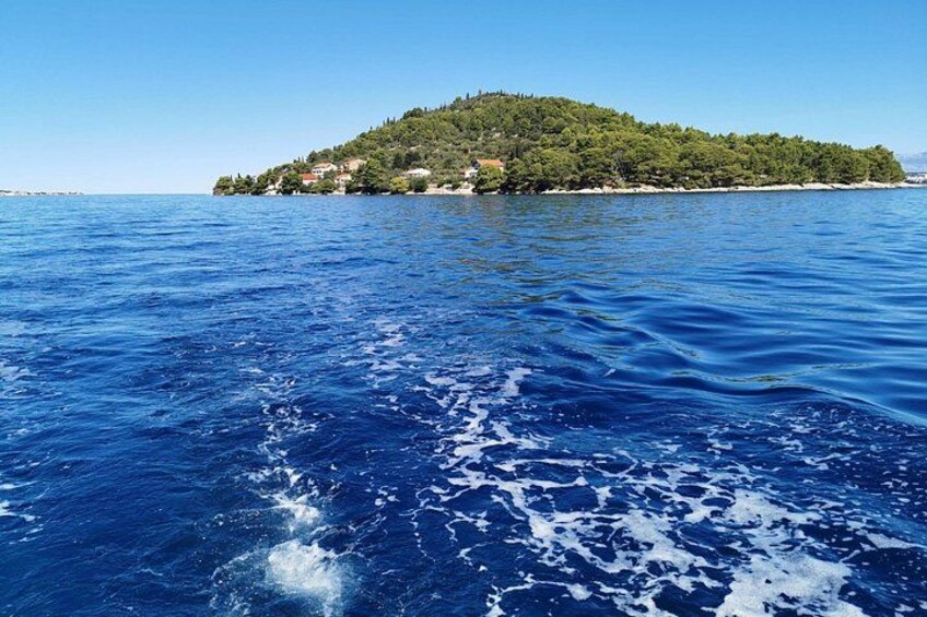 Zadar: Small Group Island Boat Tour with Drinks & Snorkeling 3
