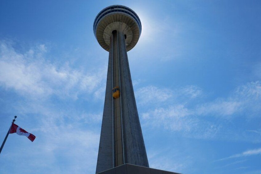 Best Tour in Niagara Falls Canada Behind Falls and Boat 2