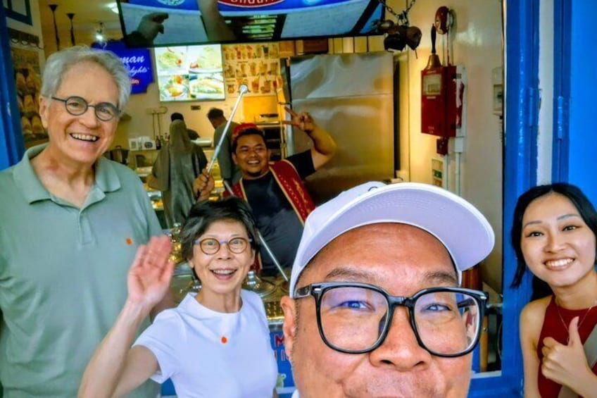 Thread of Faith and Fabric: Singapore Kampong Glam Walking Tour 2
