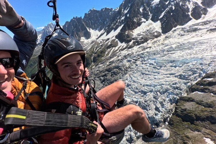 An emotional and personalized paragliding flight experience 3