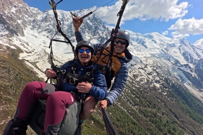 An emotional and personalized paragliding flight experience 3