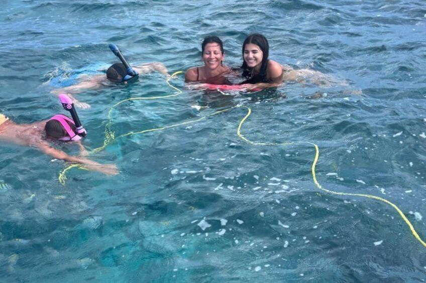 8 Hr Private Rose Island Tour Beach Snorkel Turtles Swimming Pigs 5