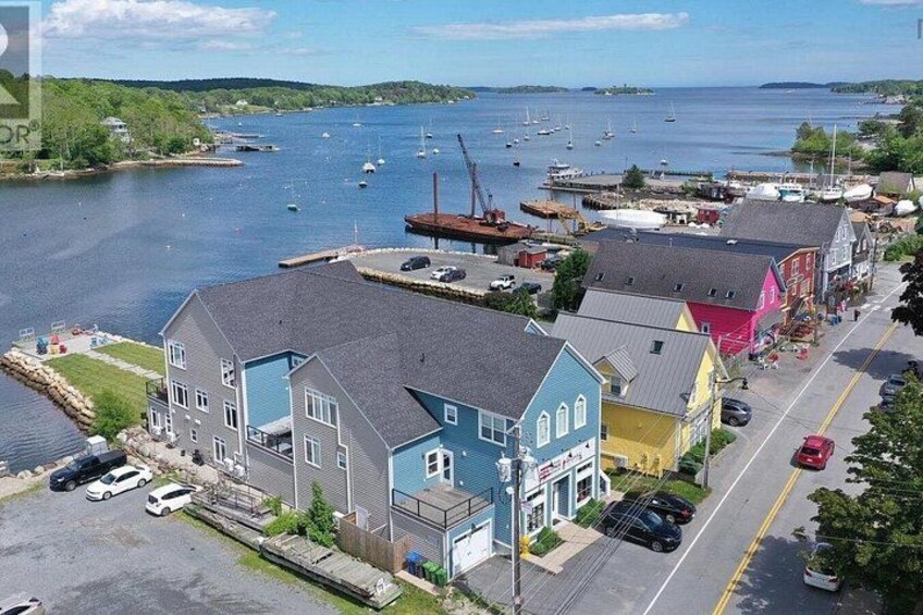 Private 7 hours Lunenburg Mahonebay Queens Beach Peggys Cove Tour 4